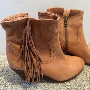 Sam Edelman leather booties in woman’s 9